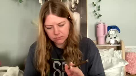 Snapshot of allyanalangel chatting on 03.09.25 allyanalangel online show from 03.09.25