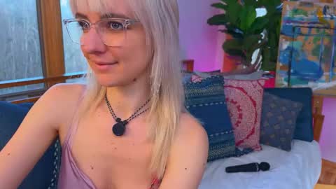 Ally Elliot online show from 12.03.25