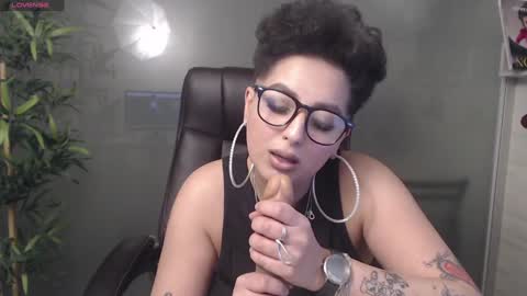         online show from 01.03.25