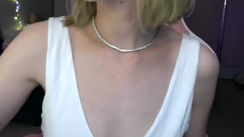 Ally Girl In Her Ally World online show from 04.23.26