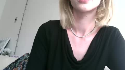 Snapshot of allyoursss1212 chatting on 06.08.26 Ally Girl In Her Ally World online show from 06.08.26
