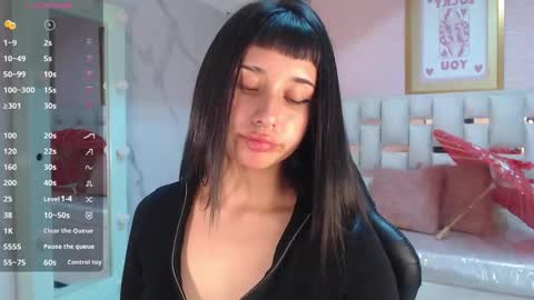 Allysa  online show from 10.18.25