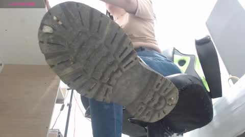 ALMA FENIX  online show from 03.05.25