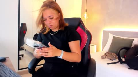 ALMA FENIX  online show from 11.12.25