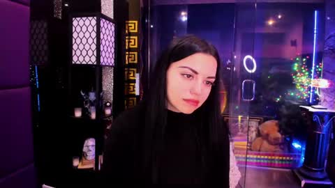 Snapshot of alma_pearl chatting on 06.15.26 Alma online show from 06.15.26