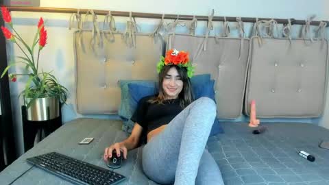 Snapshot of alma_rose_ chatting on 04.30.26 alma_rose_ online show from 04.30.26