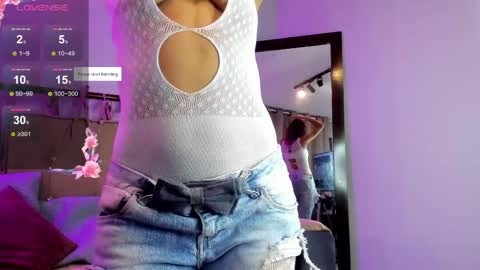 Snapshot of alma_rose_ chatting on 05.28.26 alma_rose_ online show from 05.28.26