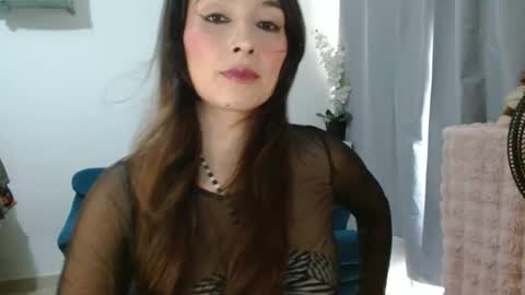 Snapshot of almaglow chatting on 05.19.26 Alma online show from 05.19.26