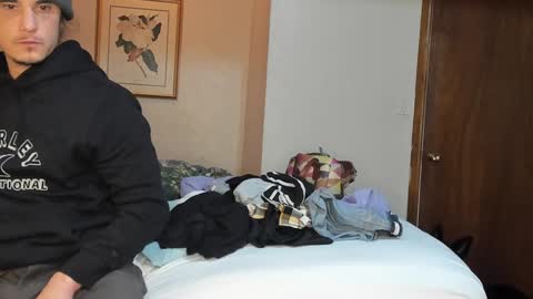 Snapshot of almakay01 chatting on 01.12.25 Jean and nick online show from 01.12.25