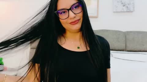 Snapshot of almarose_1 chatting on 05.01.26 alma online show from 05.01.26