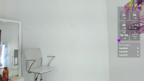 Snapshot of almasaennz chatting on 12.19.24   online show from 12.19.24