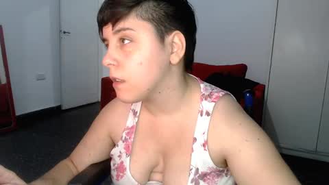 Snapshot of almondonwheels chatting on 12.11.24 Almond online show from 12.11.24