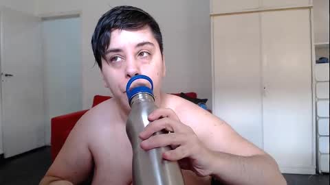 Snapshot of almondonwheels chatting on 01.08.25 Almond online show from 01.08.25