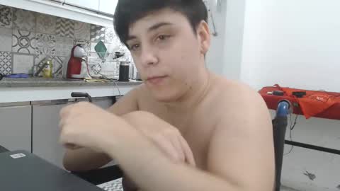 Snapshot of almondonwheels chatting on 01.12.25 Almond online show from 01.12.25