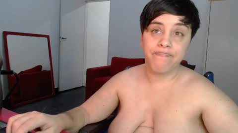 Snapshot of almondonwheels chatting on 01.15.25 Almond online show from 01.15.25