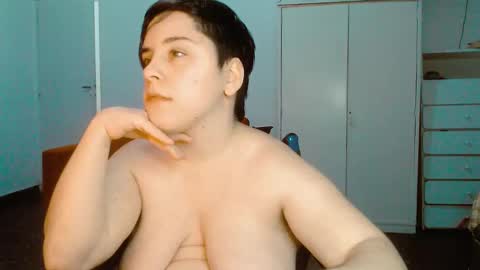 Snapshot of almondonwheels chatting on 01.26.25 Almond online show from 01.26.25