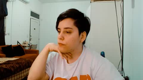 Snapshot of almondonwheels chatting on 10.09.25 Almond online show from 10.09.25