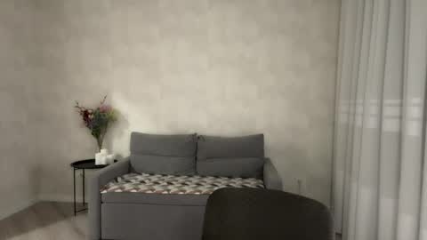 Snapshot of almostinnocent_ chatting on 05.28.26 Anna online show from 05.28.26