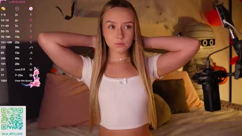 Lia online show from 10.29.25