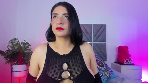 Snapshot of alombramorris chatting on 05.16.26 alombramorris online show from 05.16.26