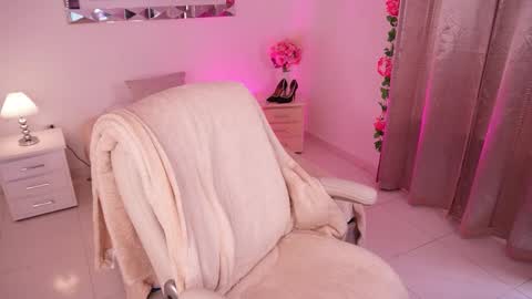 Alondra online show from 02.18.25