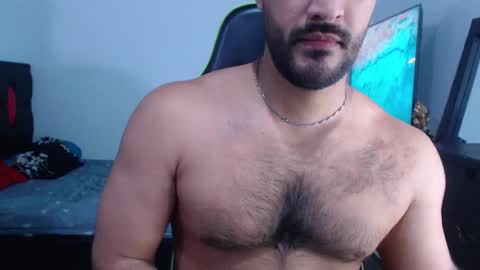 Snapshot of alonxoo chatting on 12.18.24 alonxoo online show from 12.18.24