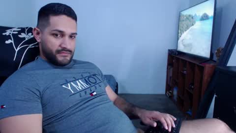 Snapshot of alonxoo chatting on 01.14.25 alonxoo online show from 01.14.25