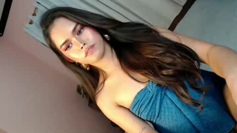 Snapshot of alove_too_last chatting on 01.25.25 LEXY online show from 01.25.25