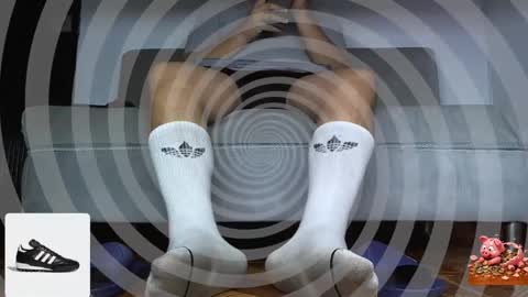 Snapshot of alphacashmaster8 chatting on 04.24.26 MASTER FINDOM DRAIN... online show from 04.24.26