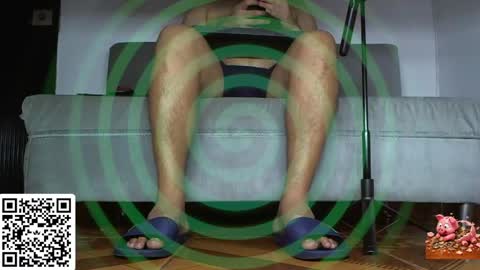 Snapshot of alphacashmaster8 chatting on 04.28.26 MASTER FINDOM DRAIN... online show from 04.28.26
