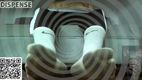 Snapshot of alphacashmaster8 chatting on 05.19.26 MASTER FINDOM DRAIN... online show from 05.19.26