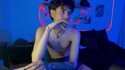Snapshot of alphadioniso chatting on 04.28.26 Dioniso online show from 04.28.26