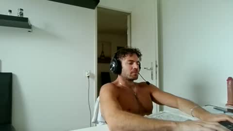 Snapshot of alphah_hunk chatting on 05.04.26 alphah_hunk online show from 05.04.26