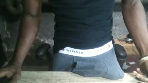 Snapshot of alphamvf chatting on 10.05.25 alphamvf online show from 10.05.25