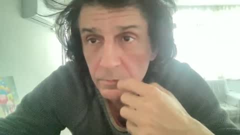 Snapshot of alphandre chatting on 01.28.25 AlphAndre online show from 01.28.25