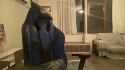 Snapshot of alphandre chatting on 02.08.25 AlphAndre online show from 02.08.25