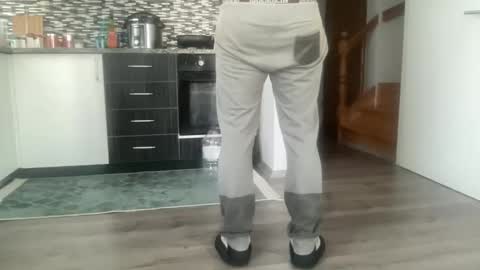 Snapshot of alphandre chatting on 03.06.25 AlphAndre online show from 03.06.25