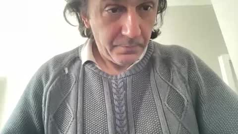 Snapshot of alphandre chatting on 03.11.25 AlphAndre online show from 03.11.25