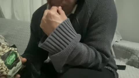 Snapshot of alphandre chatting on 03.11.25 AlphAndre online show from 03.11.25