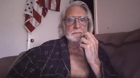 AlphaUniform online show from 04.25.26