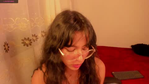 Snapshot of aluna_0310 chatting on 12.13.24 . . online show from 12.13.24