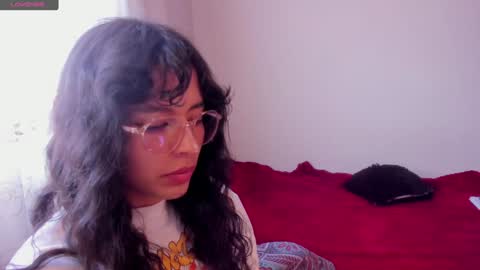 Snapshot of aluna_0310 chatting on 12.23.24 . . online show from 12.23.24