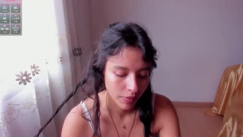 Snapshot of aluna_0310 chatting on 10.12.25 . . online show from 10.12.25