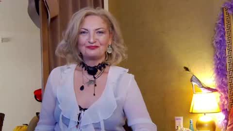 Snapshot of alura_jenson_ chatting on 06.04.26 Alura Jenson online show from 06.04.26