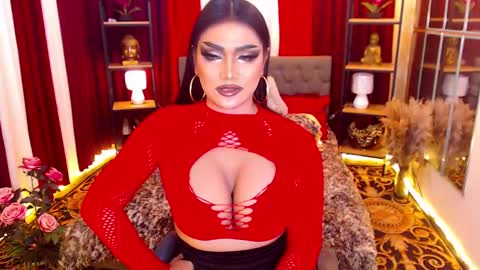 Snapshot of alurajhenson chatting on 12.26.24 Alura Jhenson online show from 12.26.24