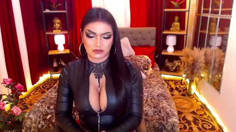 Snapshot of alurajhenson chatting on 12.27.24 Alura Jhenson online show from 12.27.24