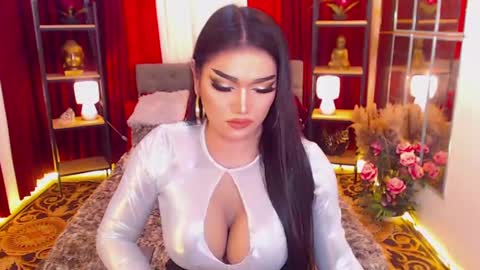 Snapshot of alurajhenson chatting on 01.22.25 Alura Jhenson online show from 01.22.25