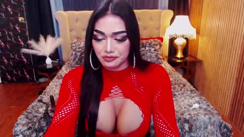 Snapshot of alurajhenson chatting on 03.04.25 Alura Jhenson online show from 03.04.25
