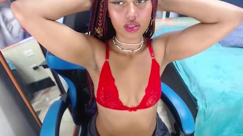Snapshot of alya_gomez chatting on 12.21.24 online show from 12.21.24