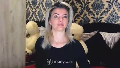 Snapshot of alyblonde chatting on 01.24.25 aly online show from 01.24.25